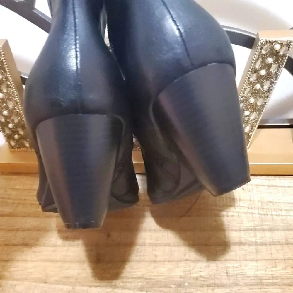 Naturalizer Eden Black Leather Ankle Boots Sz 7.5 Round Cap Toe Side Zip 3